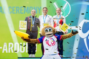 wag aa f podium sfe08420 simone ferraro ph